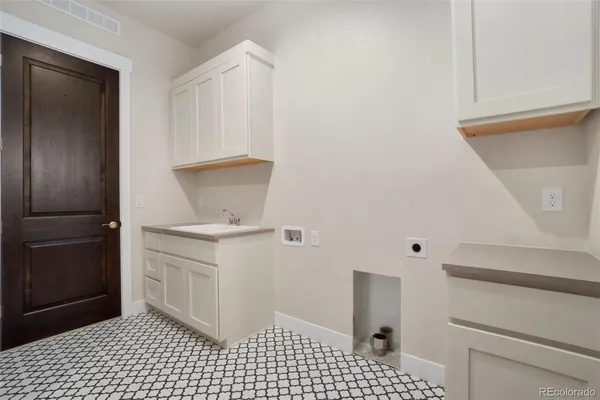 $1,049,990 | 24113 East 36th Place, Aurora, CO 80019