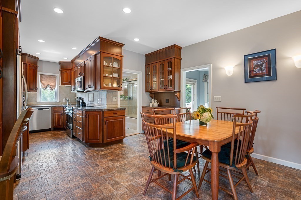 116 Berlin Road Marlborough, MA 01752 - Photo 7 of 40 Gallery Image 7