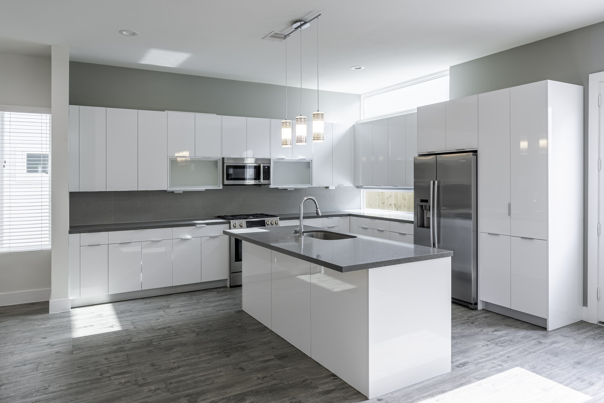 5416 Robusto Place Houston, TX 77091 - Photo 5 of 21 Beautiful kitchen with high end Bosch appliances