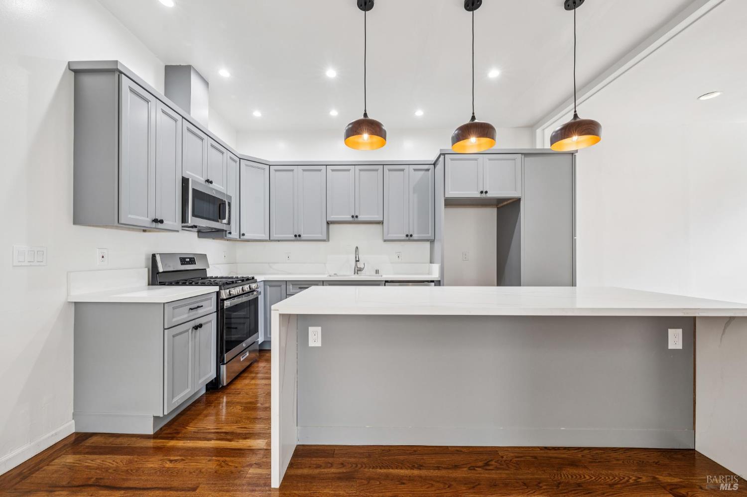 2529 Filbert Street Oakland, CA 94607 - Photo 13 of 32