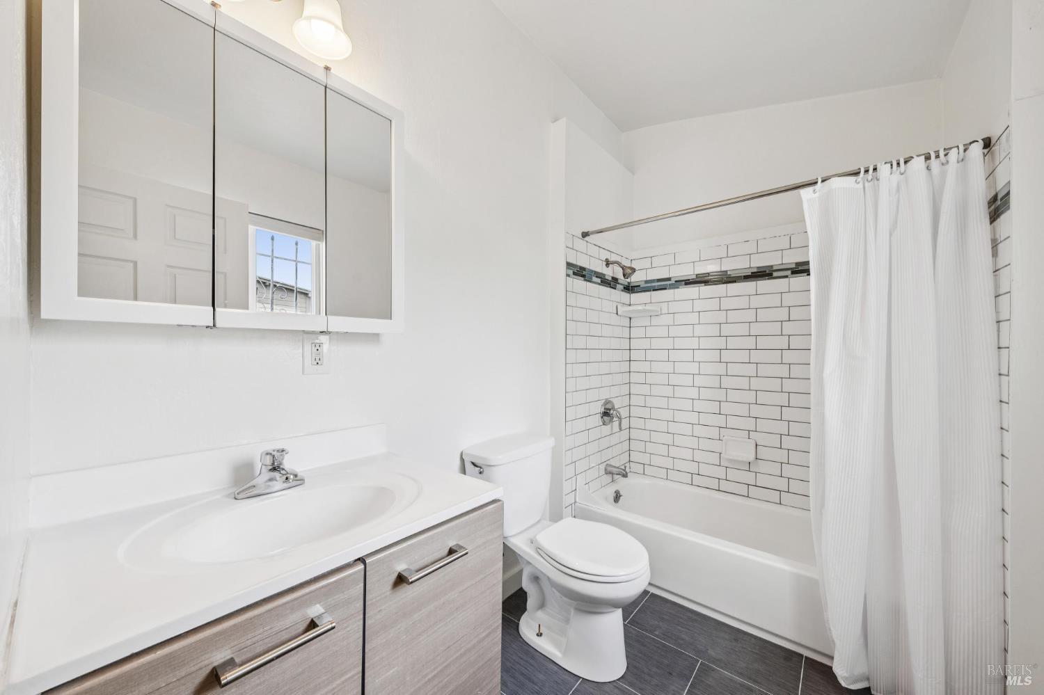 2529 Filbert Street Oakland, CA 94607 - Photo 20 of 32