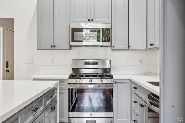 $589,000 | 2529 Filbert Street, Oakland, CA 94607