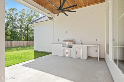 $860,000 | 117 Leaning Oak Drive, Lafayette, LA 70508