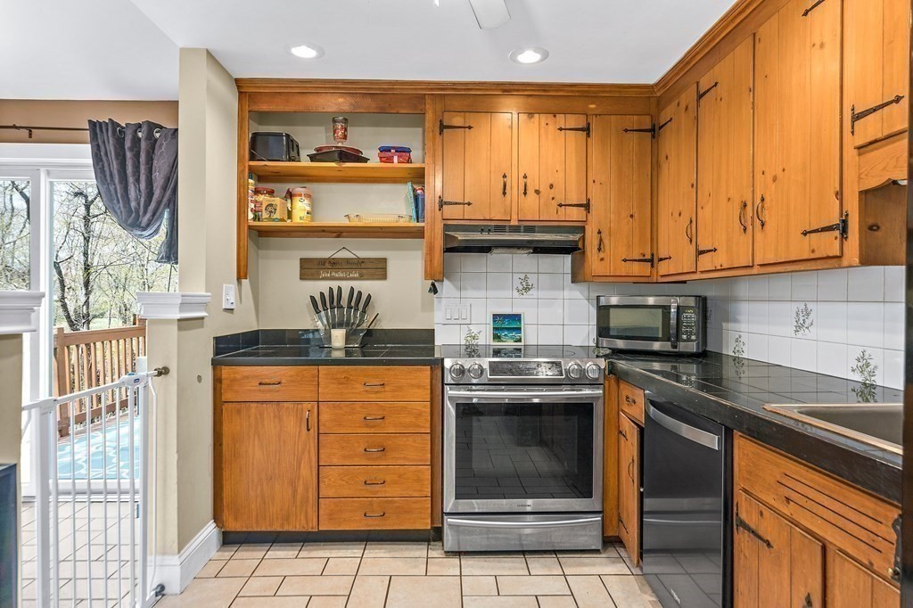 7 High Street Georgetown, MA 01833 - Photo 7 of 25 Gallery Image 7