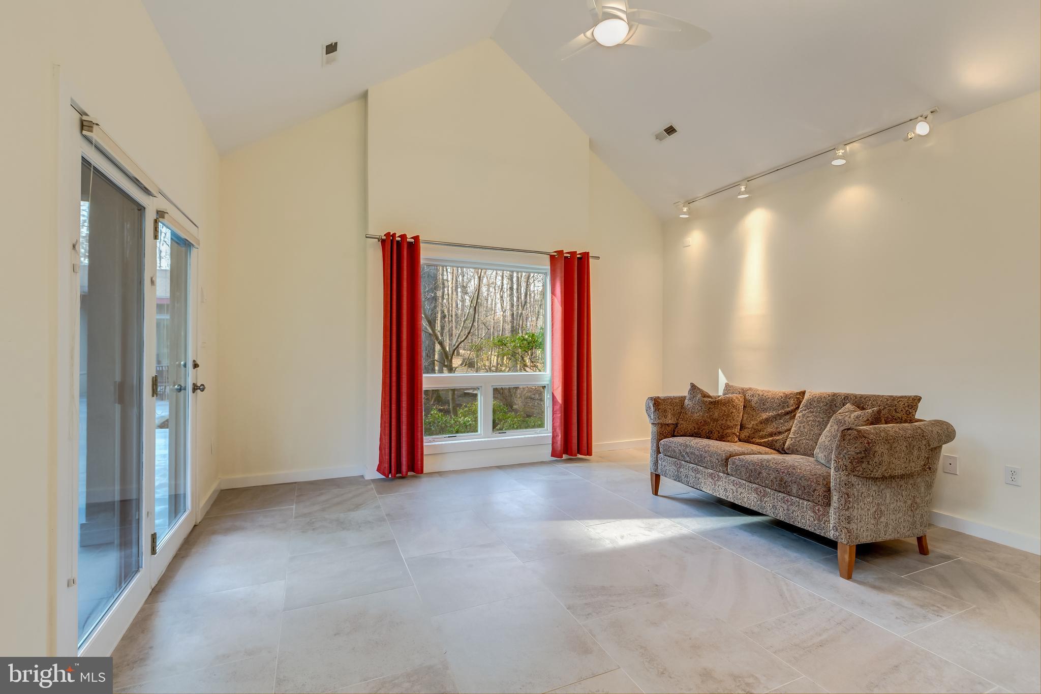 11814 State Rte 4707 Reston, VA 20191 - Photo 38 of 68