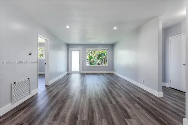 $3,600 | 326 Southeast 3rd Terrace, Dania Beach, FL 33004