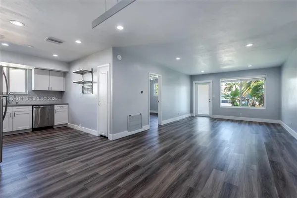 $3,600 | 326 Southeast 3rd Terrace, Dania Beach, FL 33004