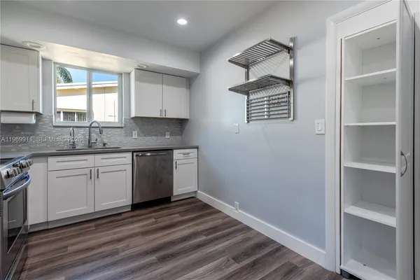 $3,600 | 326 Southeast 3rd Terrace, Dania Beach, FL 33004