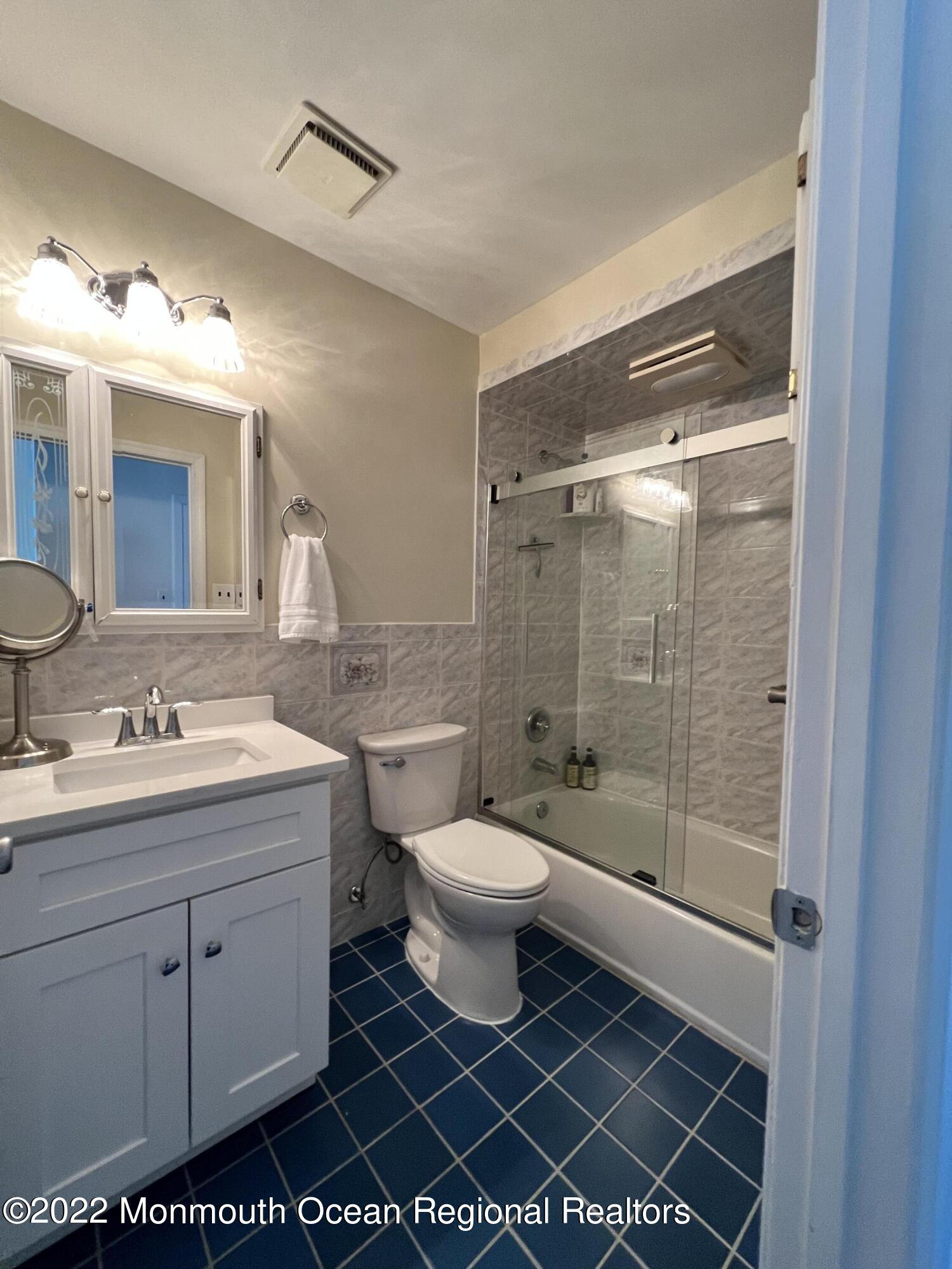 1131 Frontage Road Toms River, NJ 08753 - Photo 16 of 20 413FA681-2743-4387-A3BD-F8B462203646