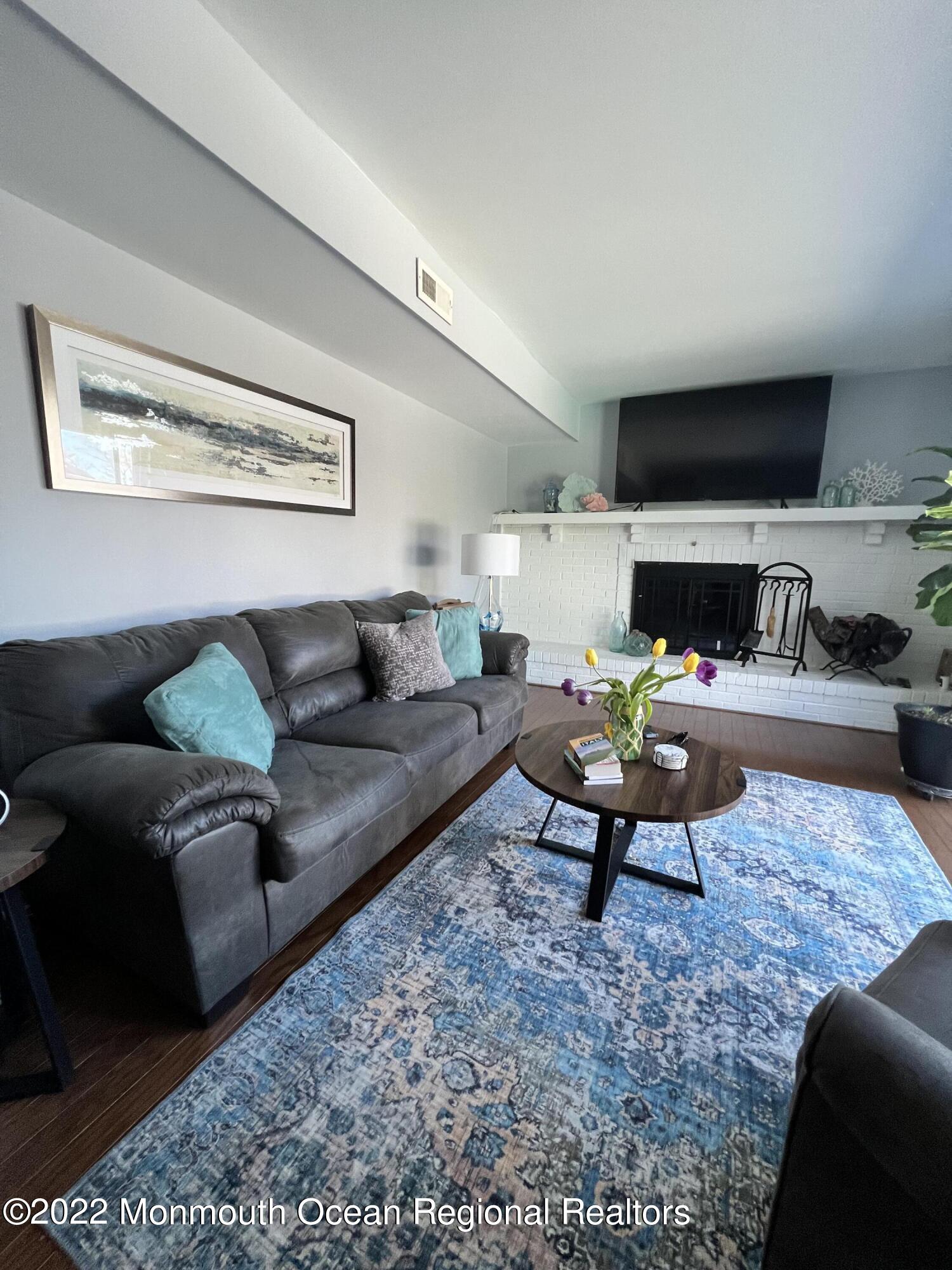 1131 Frontage Road Toms River, NJ 08753 - Photo 4 of 20 1FE33F58-9927-4B99-83D7-334EB88F0FFC