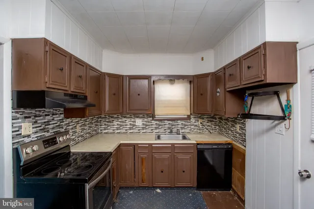 $119,900 | 126 West White Street, Summit Hill, PA 18250