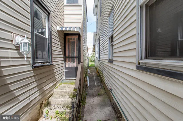 $119,900 | 126 West White Street, Summit Hill, PA 18250