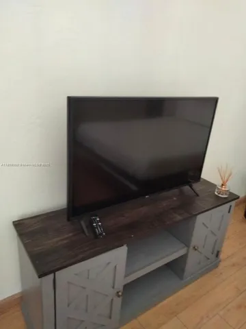 $2,600 | 4015 Indian Creek Drive, Unit 307, Miami Beach, FL 33140