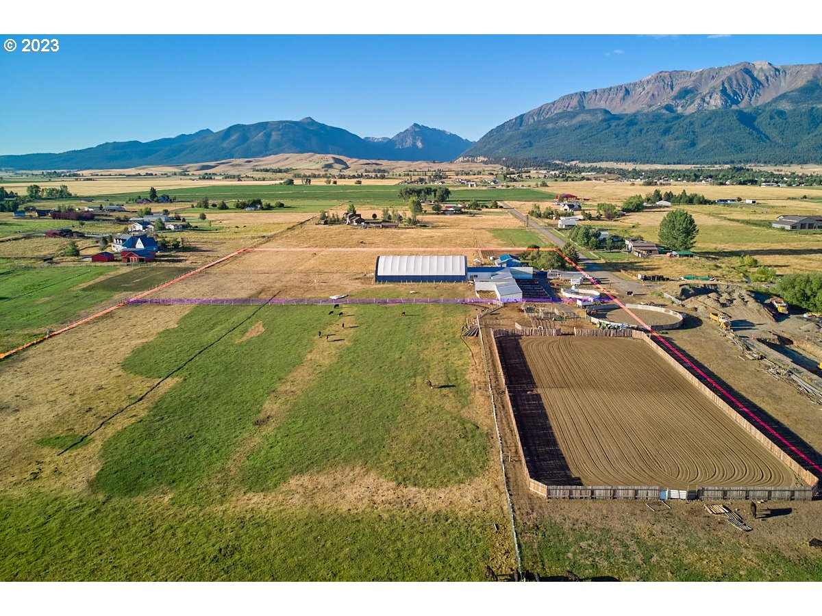 81481 Valley View Road Joseph, OR 97846 - Photo 3 of 24 a view of a city