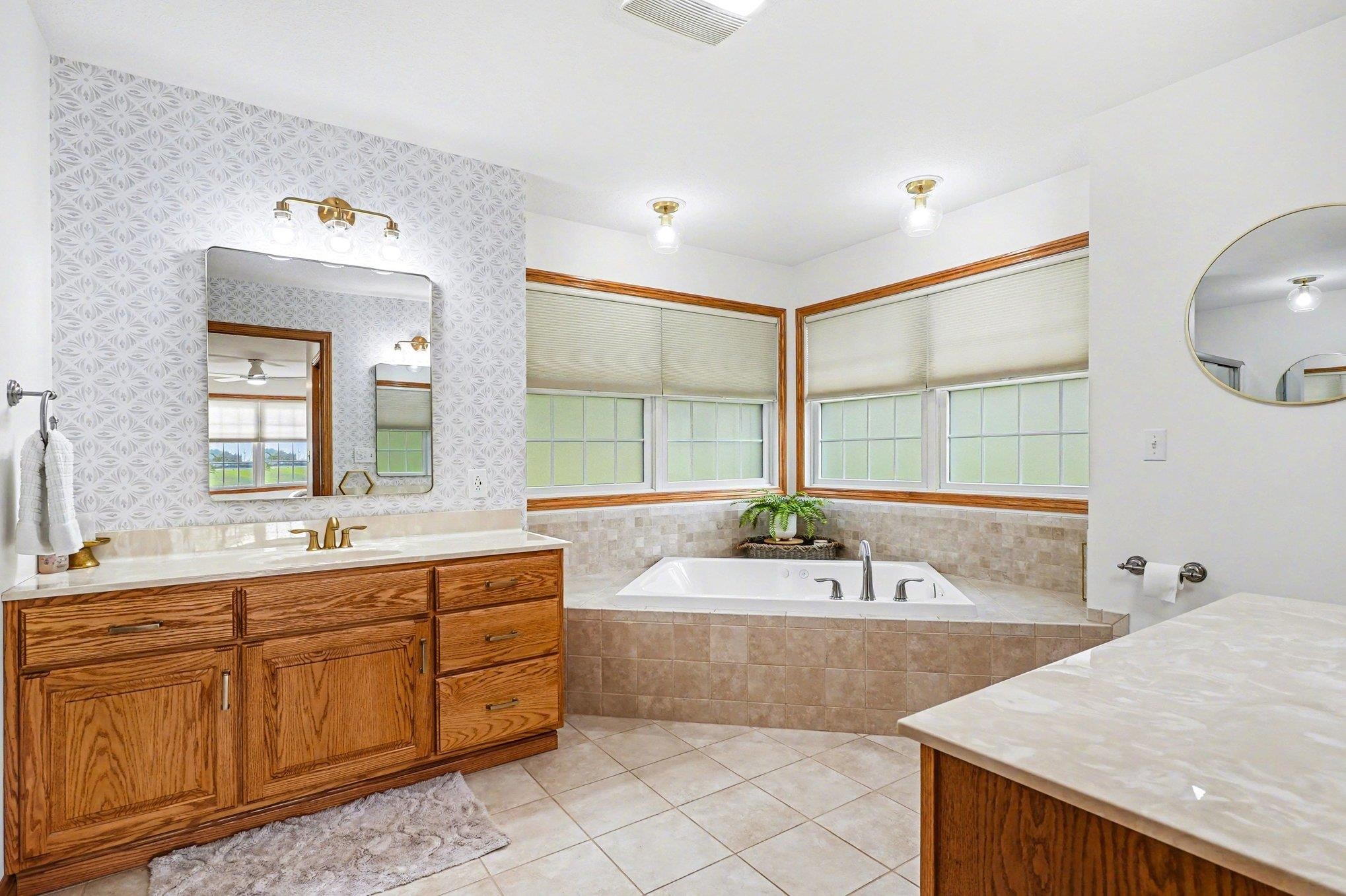 5605 North Shore Road Pinconning, MI 48650 - Photo 26 of 37