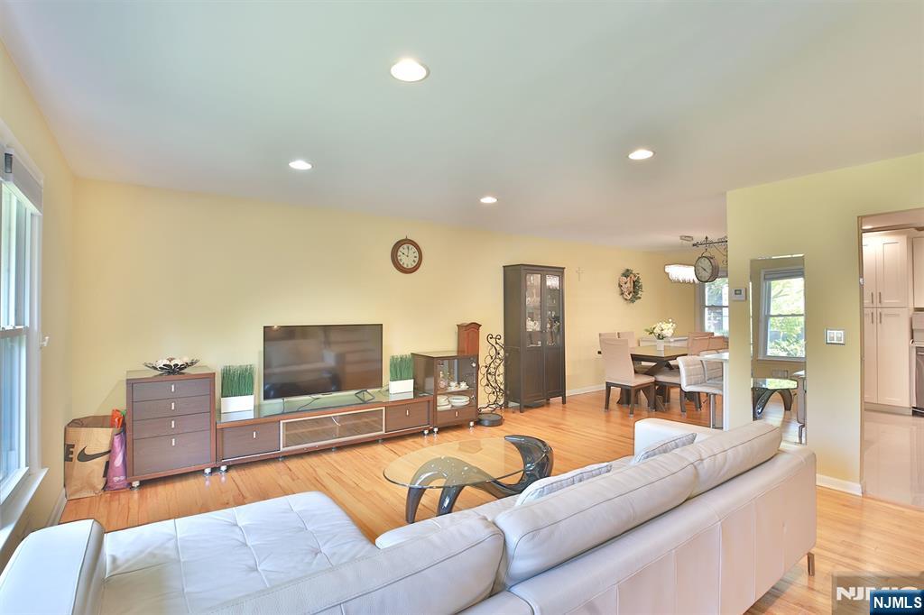 124 Lenox Avenue Demarest, NJ 07627 - Photo 5 of 30
