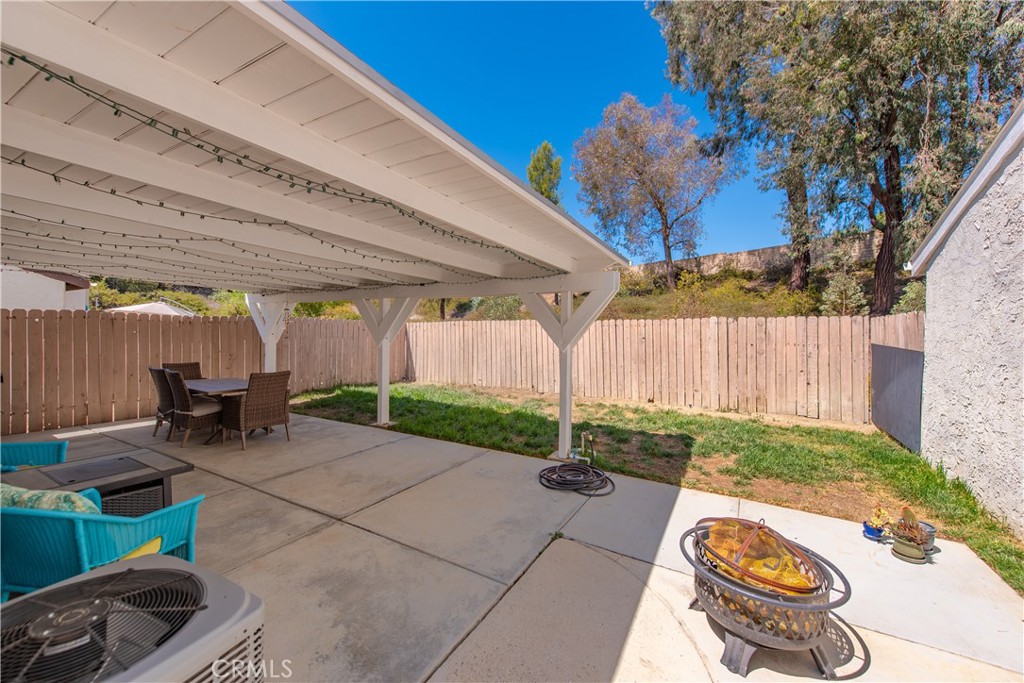 2450 Stow Street Simi Valley, CA 93063 - Photo 20 of 24
