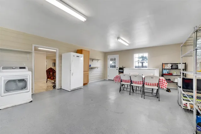 $299,990 | 160 Darden Drive, Anahuac, TX 77514