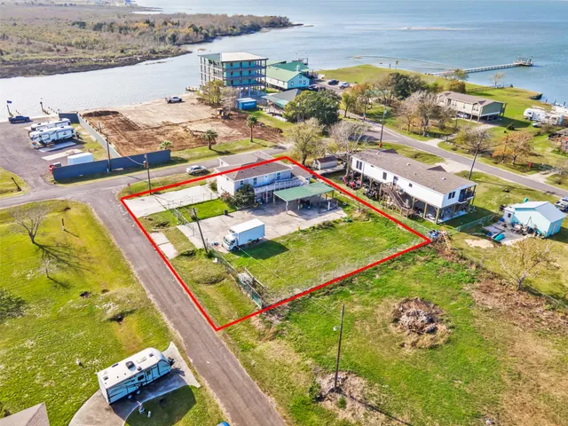 $299,990 | 160 Darden Drive, Anahuac, TX 77514