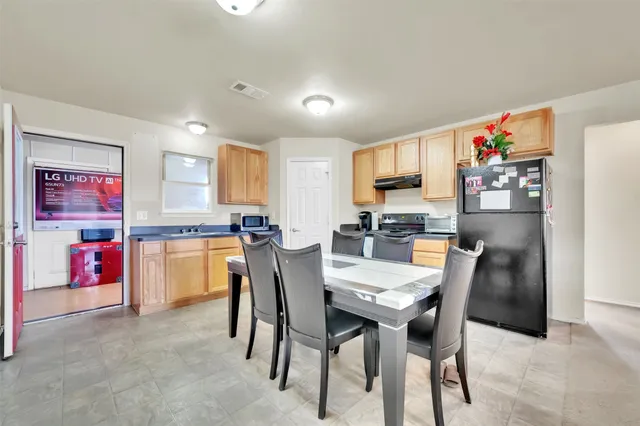 $299,990 | 160 Darden Drive, Anahuac, TX 77514