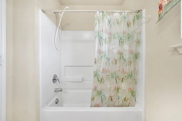 $299,990 | 160 Darden Drive, Anahuac, TX 77514