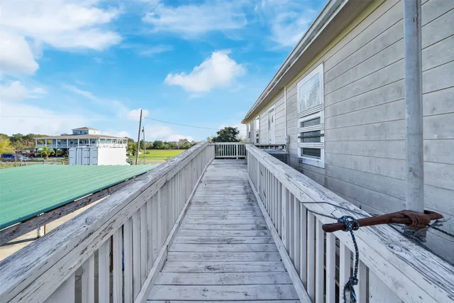 $299,990 | 160 Darden Drive, Anahuac, TX 77514