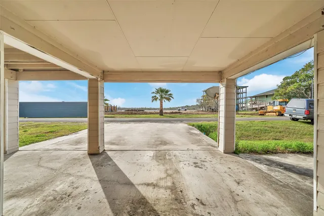 $299,990 | 160 Darden Drive, Anahuac, TX 77514