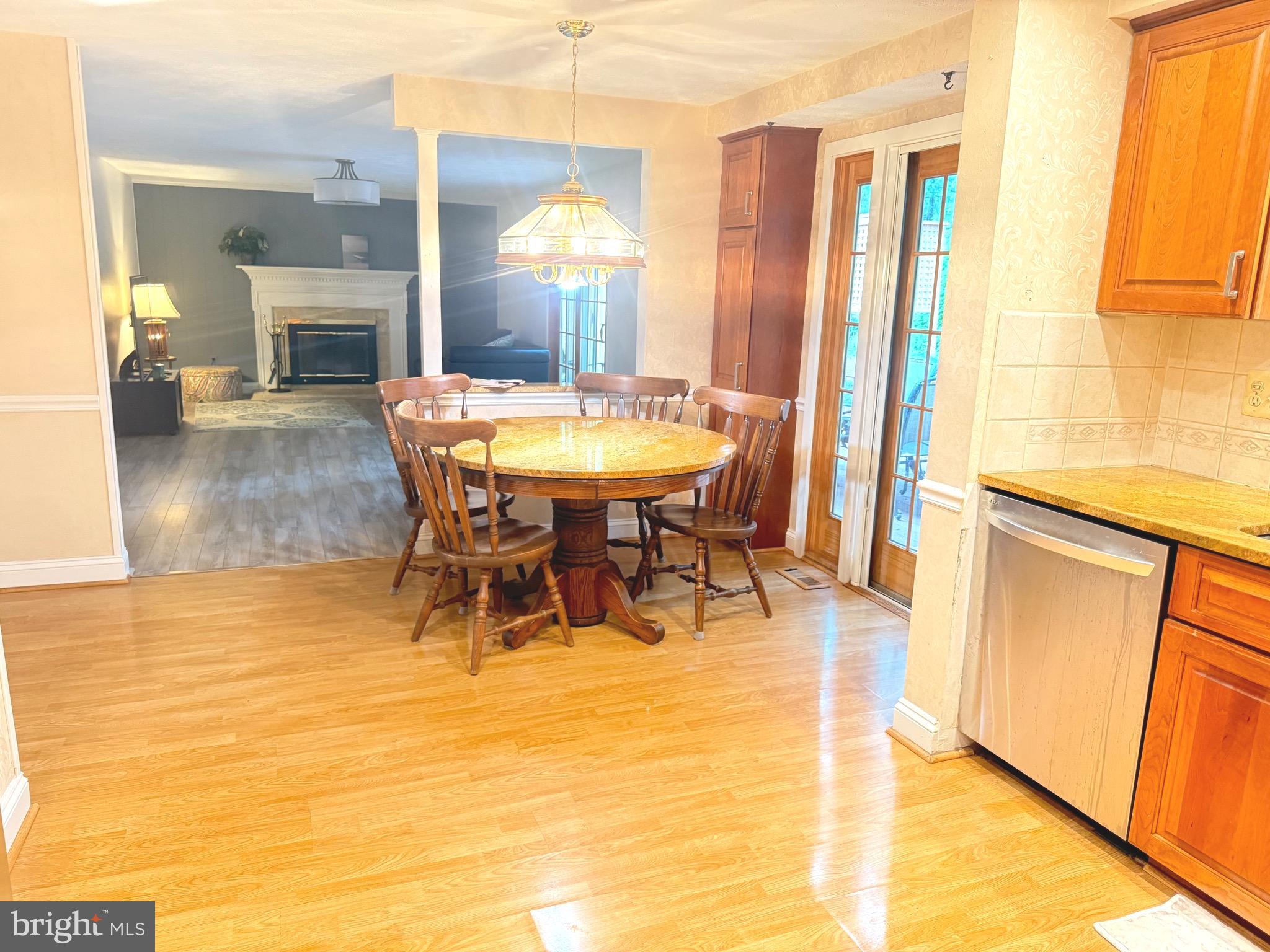 5731 Heming Avenue Springfield, VA 22151 - Photo 5 of 20 Gallery Image 5