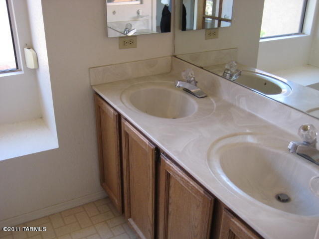 4681 West Lessing Lane Tucson, AZ 85742 - Photo 6 of 7
