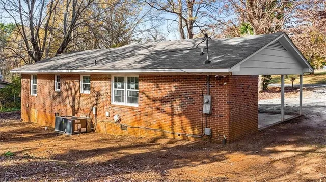 $249,000 | 1707 North Chatham Avenue, Siler City, NC 27344