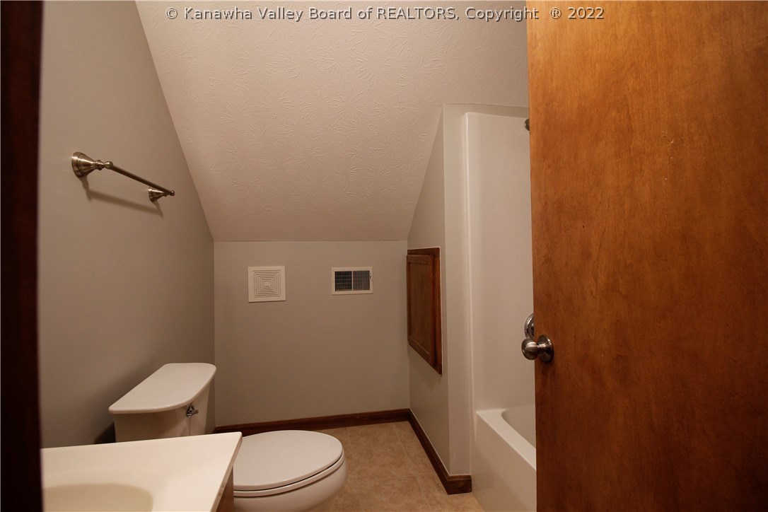 622 Shinn Lane Ripley, WV 25271 - Photo 11 of 16 Gallery Image 11