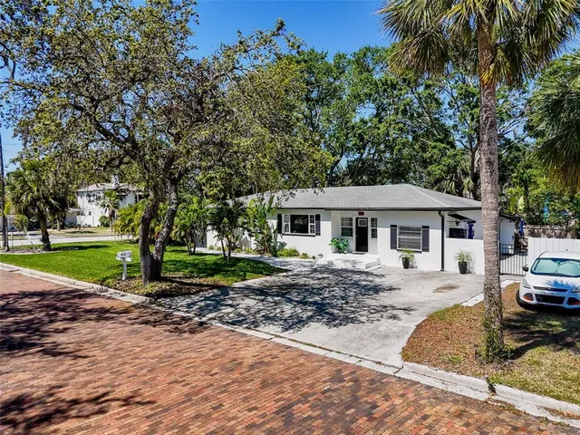 $1,300 | 1600 Pasadena Drive, Unit A, Dunedin, FL 34698