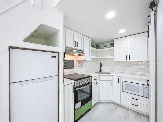 $1,300 | 1600 Pasadena Drive, Unit A, Dunedin, FL 34698