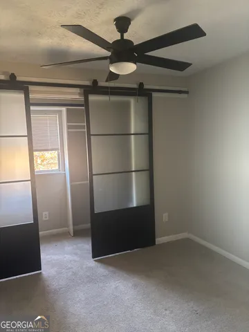 a view of room with an empty space