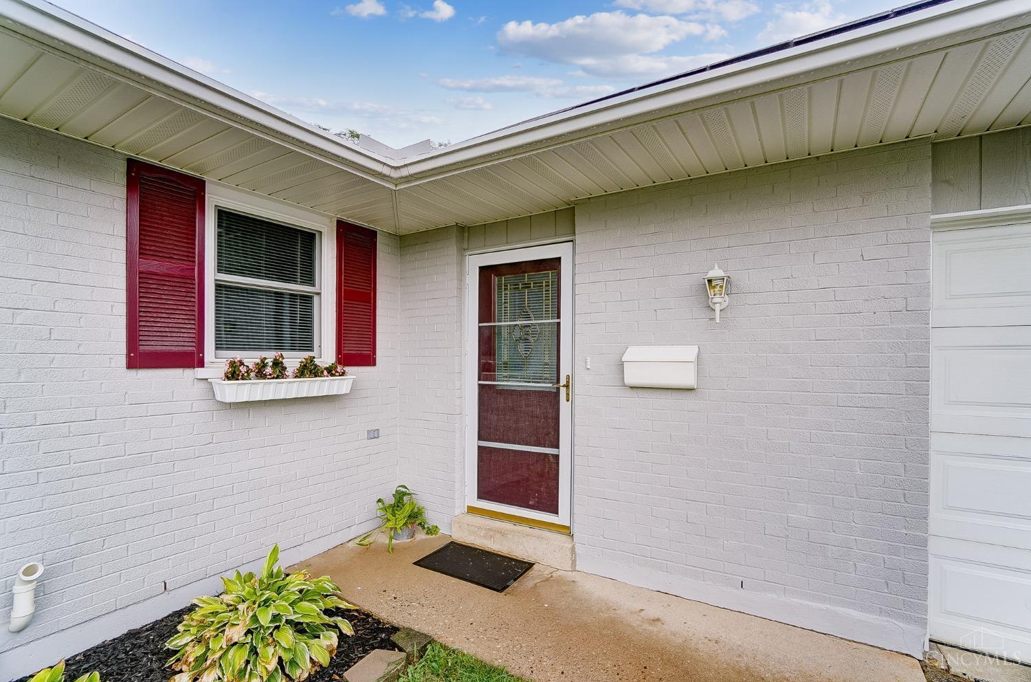 10237 Pottinger Road Cincinnati, OH 45251 - Photo 4 of 41 Gallery Image 4