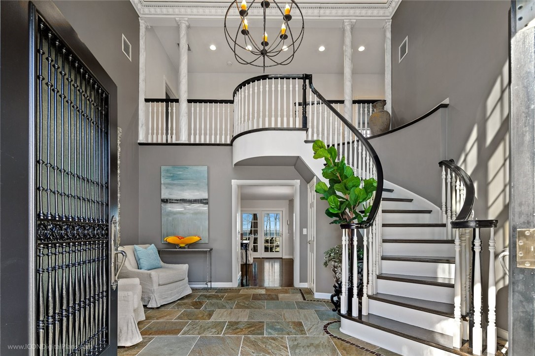 387 Washington Road Barrington, RI 02806 - Photo 3 of 50