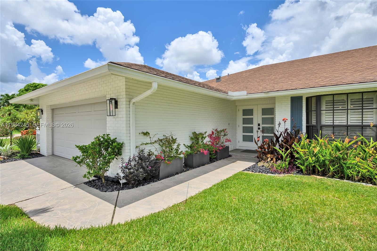 17611 Lake Park Road Boca Raton, FL 33487 - Photo 3 of 33