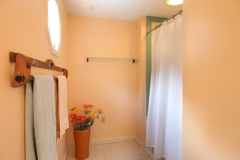 84 Houghton's Mill Road Lunenburg, MA 01462 - Photo 11 of 30