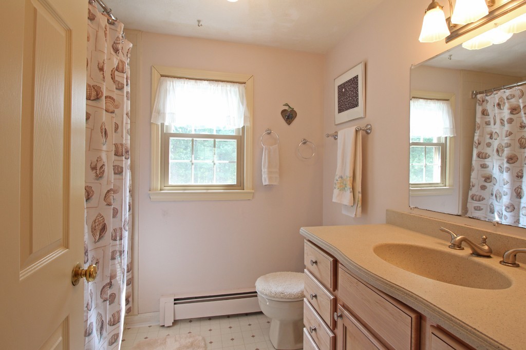 84 Houghton's Mill Road Lunenburg, MA 01462 - Photo 17 of 30