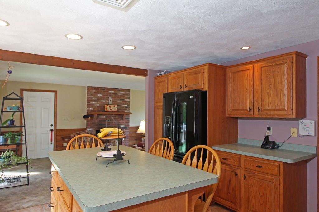 84 Houghton's Mill Road Lunenburg, MA 01462 - Photo 3 of 30