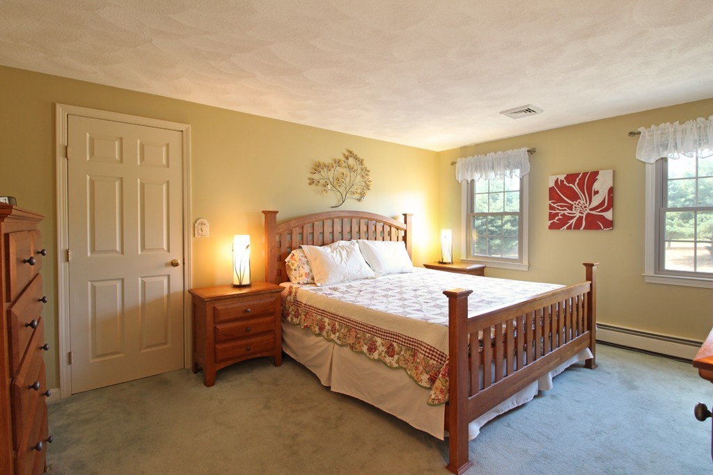 84 Houghton's Mill Road Lunenburg, MA 01462 - Photo 9 of 30