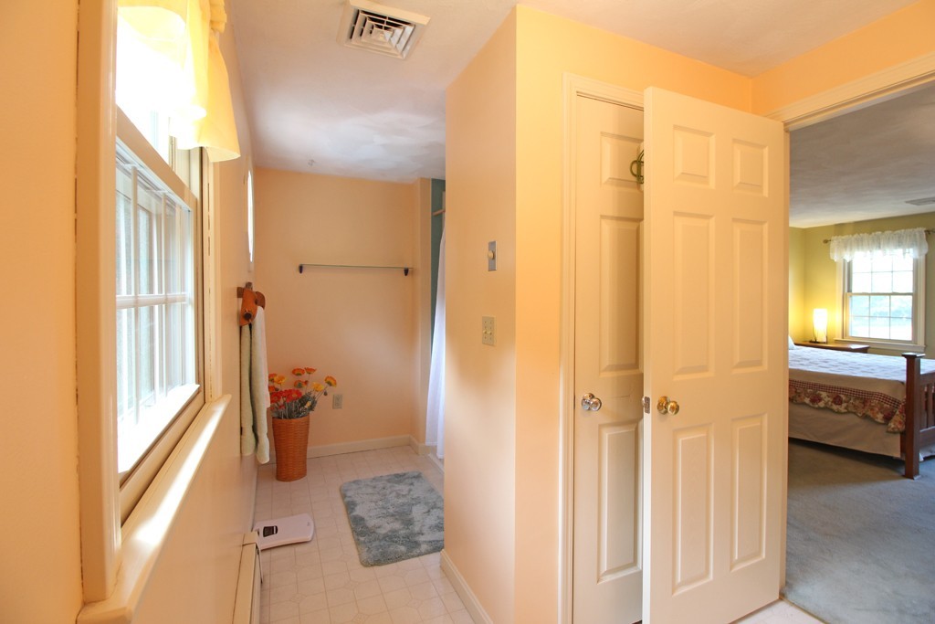 84 Houghton's Mill Road Lunenburg, MA 01462 - Photo 10 of 30