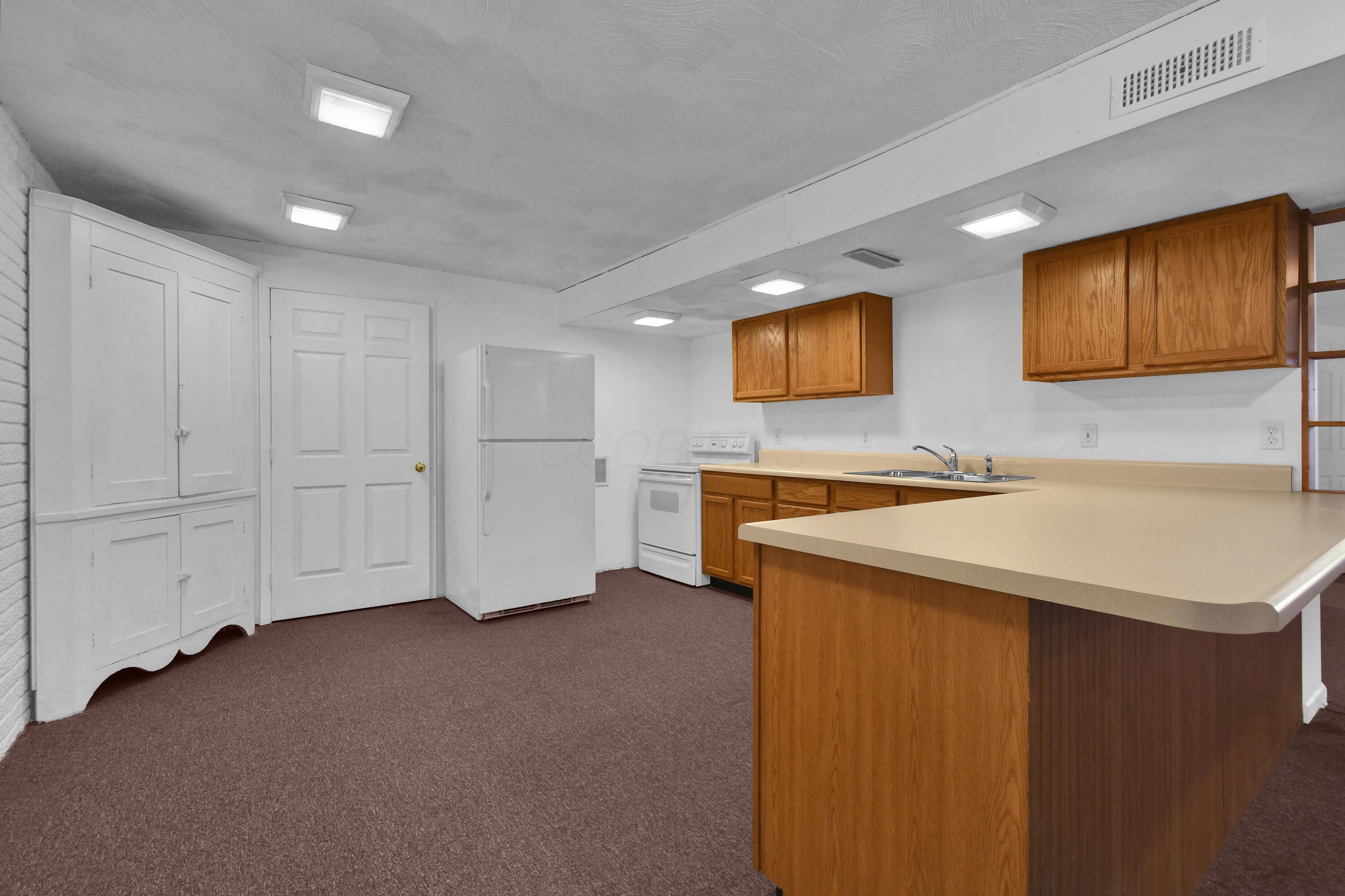 1848 Alward Road Southwest Pataskala, OH 43062 - Photo 34 of 42 Basement Kitchen