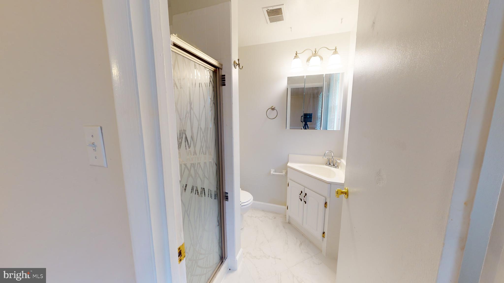 6103 Ronna Circle Waldorf, MD 20601 - Photo 31 of 37 Master Bathroom
