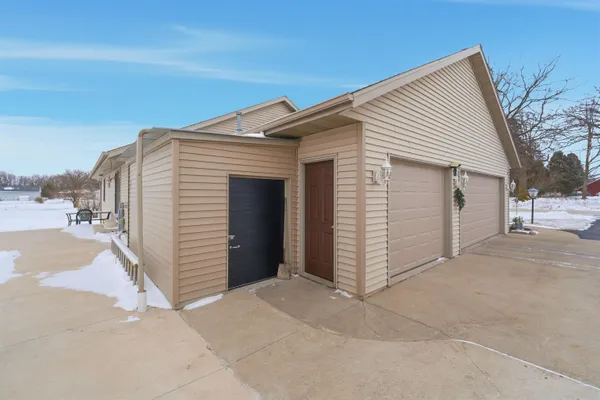 $419,900 | 1150 West Lake Street, Hilbert, WI 54129