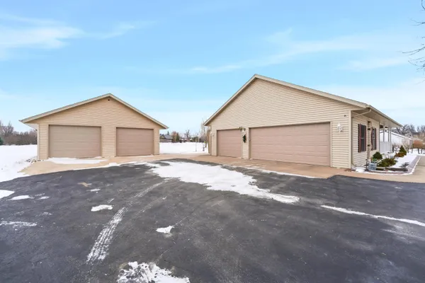 $419,900 | 1150 West Lake Street, Hilbert, WI 54129