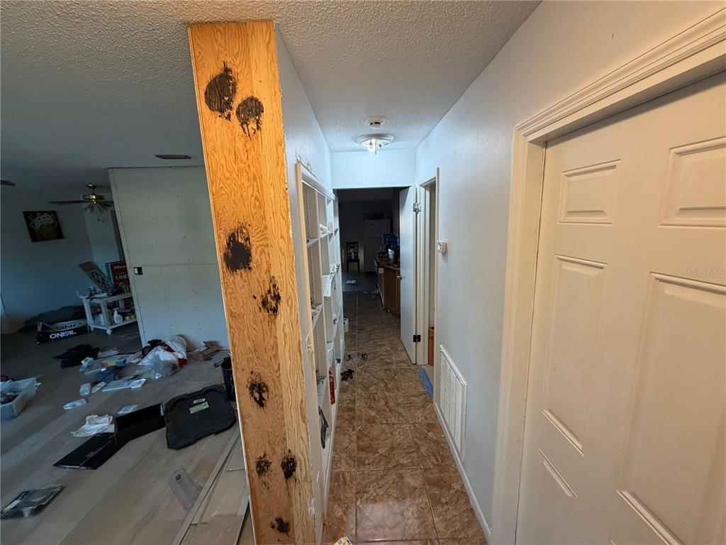 2076 Butternut Circle West Clearwater, FL 33763 - Photo 5 of 43