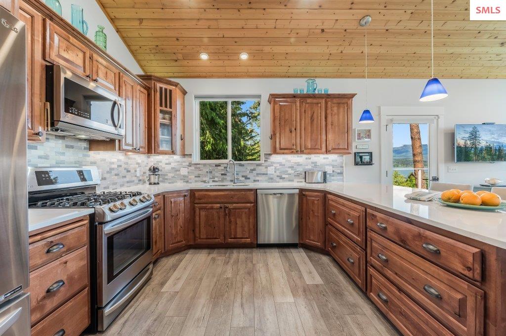 16 Hawkins Road Sagle, ID 83860 - Photo 5 of 69 Gallery Image 5