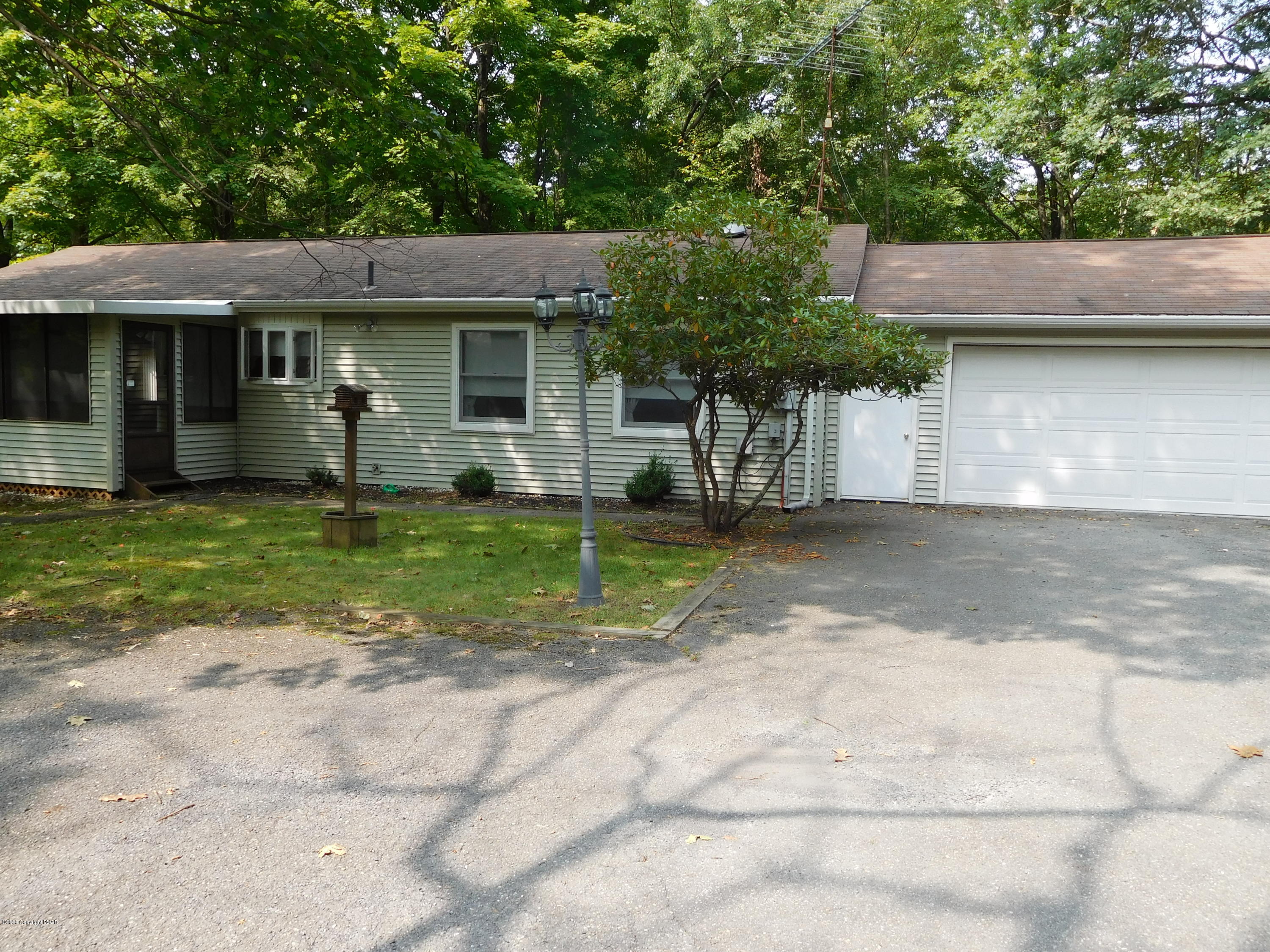 2152 Eagle Path Bushkill, PA 18324 - Photo 3 of 13 DSCN1704