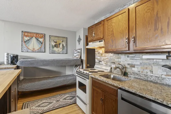 $289,000 | 8 Cascades Drive, Unit B14, Newry, ME 04261
